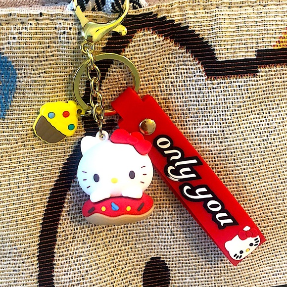 Hello Kitty Bundle - Picture 5 of 5